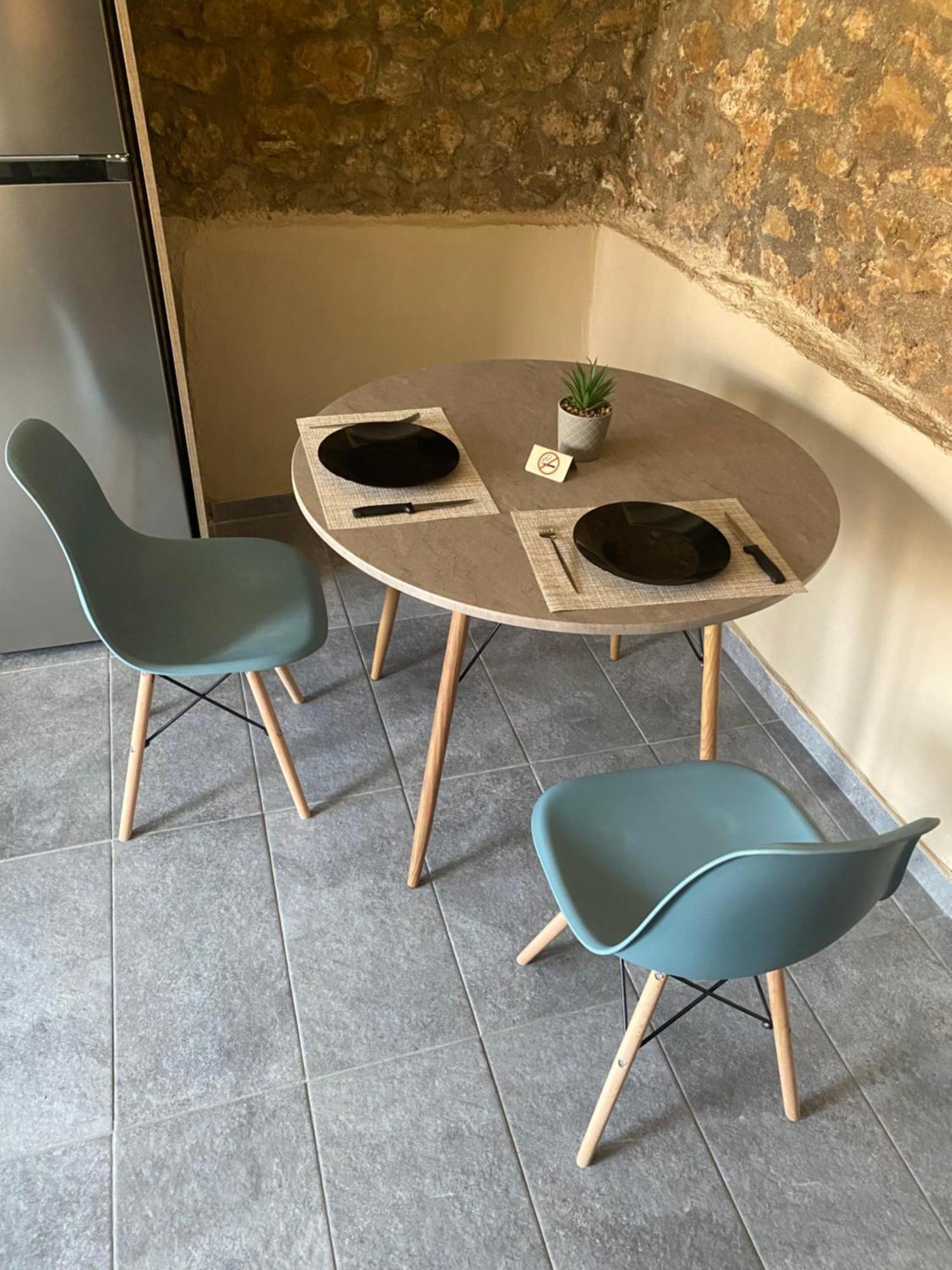 Little Apartment *